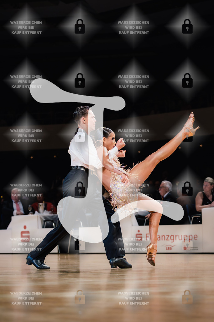Goldstadtpokal 2025 - WDSF Open Latin Youth 4th (77) Tobias Ottner _ Melaniia Petrova (Austria)-2025-01-25-0542 | Webshop for digital downloads and prints of dance sport, event & show photographer Julian Link - Realisiert mit Pictrs.com