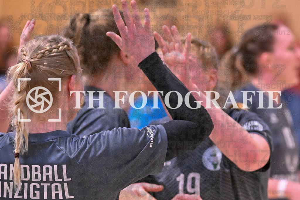 GER, SG Maulburg/Steinen - HB Kinzigtal, Handball, Suedbadenliga, 22. Spieltag, Saison 2023/2024, 27.04.2024 | HB Kinzigtal siegt.

GER, SG Maulburg/Steinen - HB Kinzigtal, Handball, Suedbadenliga, 22. Spieltag, Saison 2023/2024, 27.04.2024

Foto: TH Fotografie/Thomas Hess