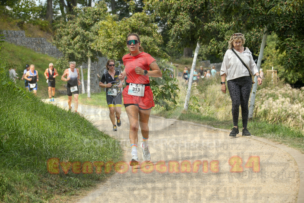 250824_1343_EX1_3356 | Sportfotografie im Rhein-Sieg Kreis, Köln, Bonn, NRW, Rheinland Pfalz, Hessen, etc. Unser Tätigkeitsfeld umfasst den Laufsport vom Volkslauf über den Marathon, Duathlon, Triathon bis zum Ultralauf wie Kölnpfad Ultra oder Schindertrail.