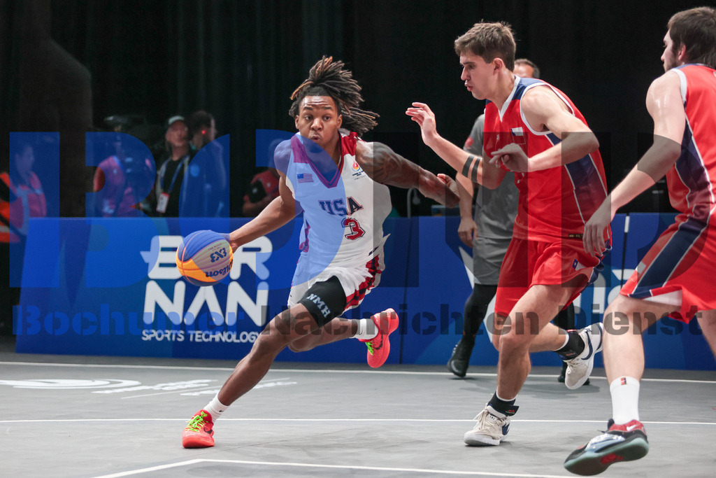 SES_TTG3X320250717-49 | bond - Realisiert mit Pictrs.com