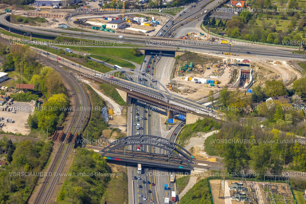 Herne230403356Ost | Luftbild, Autobahnkreuz Herne mit Eisenbahnbrücke, Autobahn A43, Baustelle und Neubau, Baukau, Herne, Ruhrgebiet, Nordrhein-Westfalen, Deutschland