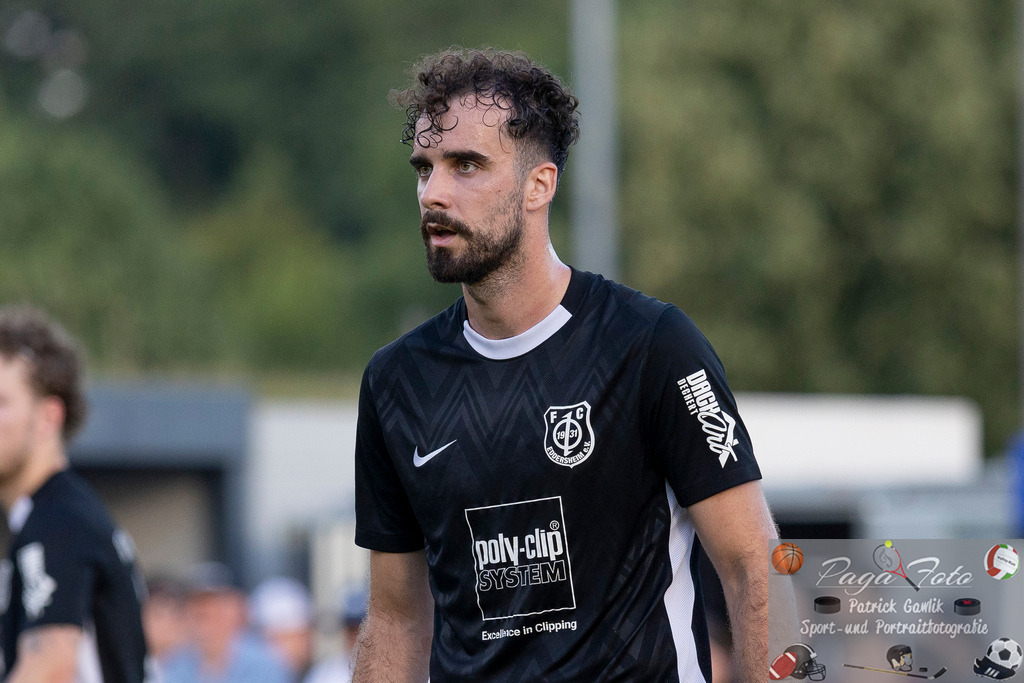 Hessenliga: Türk Gücü Friedberg - FC Eddersheim, 09.08.2024 | Ivan Dujmovic (FC Eddersheim #15), Freisteller, Portrait / Porträt, Türk Gücü Friedberg - FC Eddersheim, Friedberg, Städtischer Sportplatz, 9.8.2024 - Realisiert mit Pictrs.com