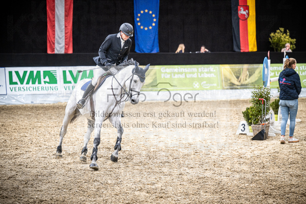 DOS_1658 | Entdecke hochwertige Reitturnierfotos von Foto Oger. Professionell, emotional und authentisch – jetzt Lieblingsmomente im Shop bestellen.Deutschlandweite Turnierfotografie. - Realisiert mit Pictrs.com