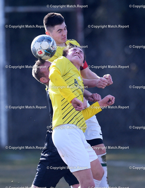 Kreisliga B1 | Fussball 2021/2022    13.03.2022Kreisliga B1TuS Betra - SGM Dettlingen-BittelbronnJulian Hellstern (TuS Betra, vorne) und  Alexander Maier (TuS Betra, hinten) gegen Christopher Kugler (SGM DB, Mitte) FOTO: ULMER PressebildagenturxxNOxMODELxRELEASExx