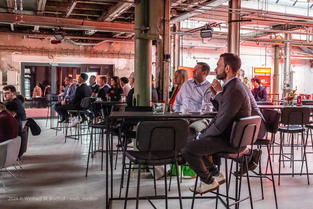 wwb_1993 | <Fotografie> <Video> <Film> <Winfried Bischoff> - Realisiert mit Pictrs.com