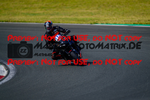 MaZZes_FotoMatrix_240725_6007705_7394 | BLAU