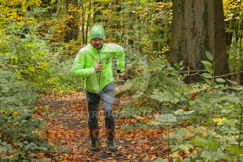 251026_1357_EV4_7068 | Sportfotografie im Rhein-Sieg Kreis, Köln, Bonn, NRW, Rheinland Pfalz, Hessen, etc. Unser Tätigkeitsfeld umfasst den Laufsport vom Volkslauf über den Marathon, Duathlon, Triathon bis zum Ultralauf wie Kölnpfad Ultra oder Schindertrail.