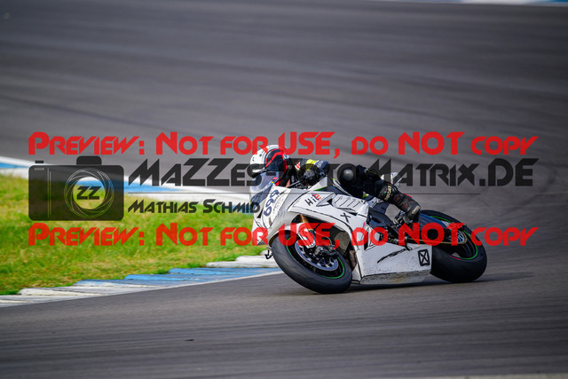 MaZZes_Fotomatrix_20250421_6007705_1734 | ROT