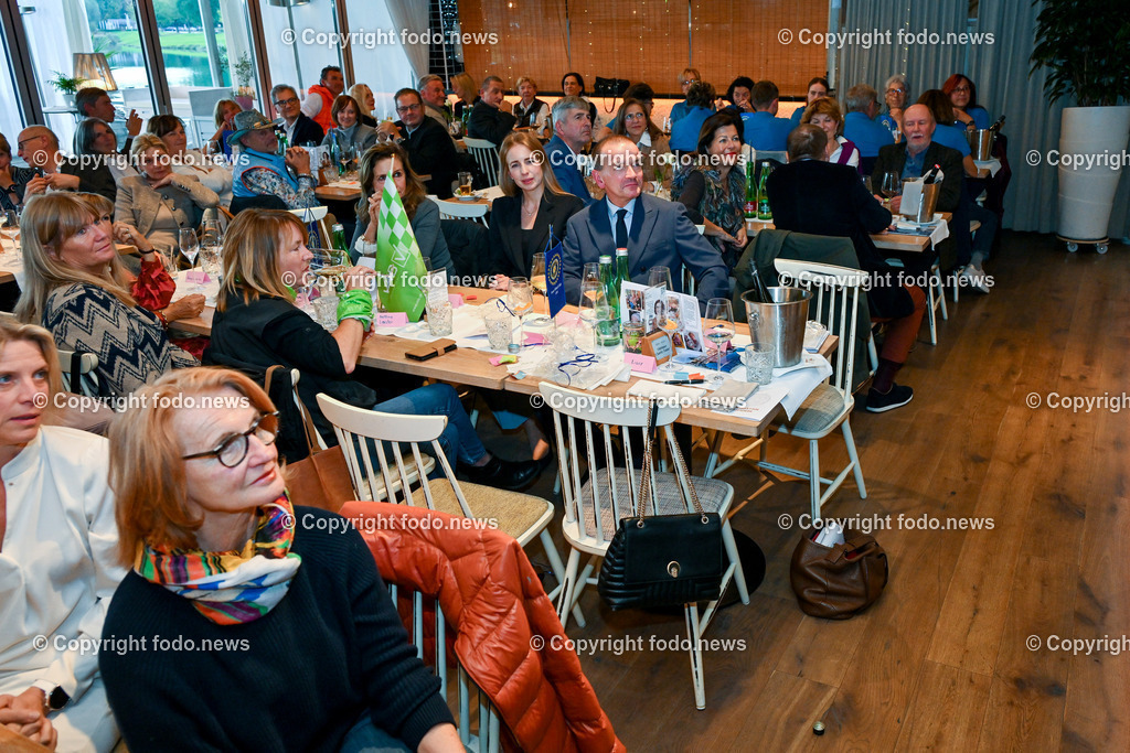 Frauen fuer Frauen_ Charity Oldtimerfahrt_ 04.10.2025-308 | 04.10.2025, Linz, AUT, Oldtimer Charity im Bild Frauen fuer Frauen Oldtimerfahrt, Teilnehmer©Harald Dostal / fodo.media