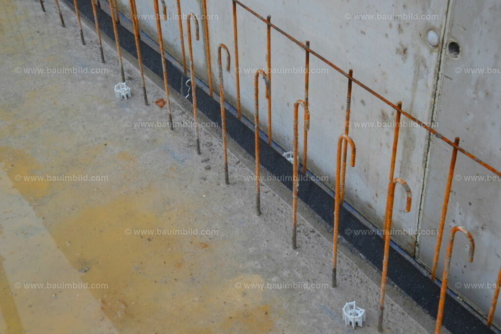 bib-lg04-betonarbeiten-0136 | Nach LV-Leistungsgruppen sortierte Detailfotos über den Bau eines Hauses. Alle Hausbau-Bilder direkt vom Urheber und Autor der Website Haus-Selber-Bauen.com