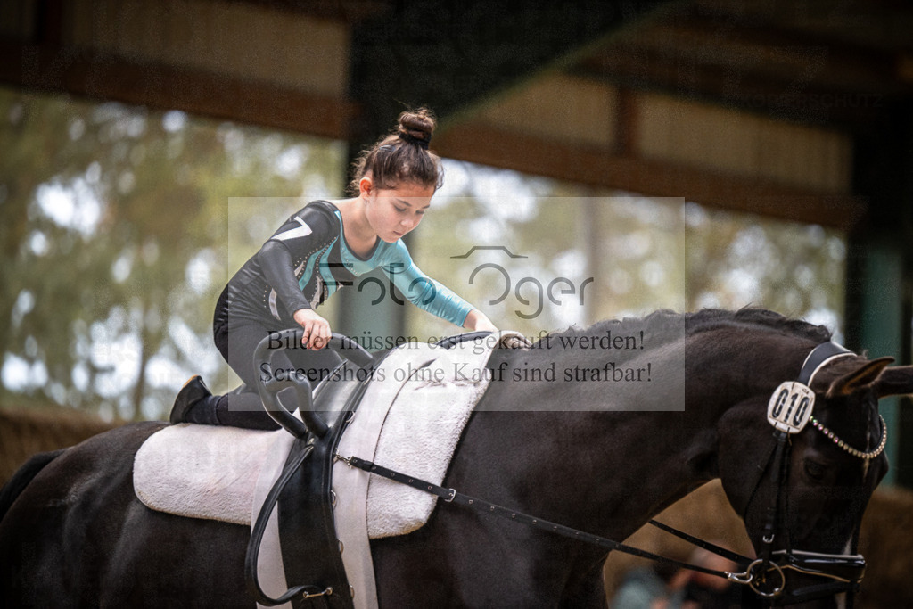 DOS_0163 | Entdecke hochwertige Reitturnierfotos von Foto Oger. Professionell, emotional und authentisch – jetzt Lieblingsmomente im Shop bestellen.Deutschlandweite Turnierfotografie. - Realisiert mit Pictrs.com