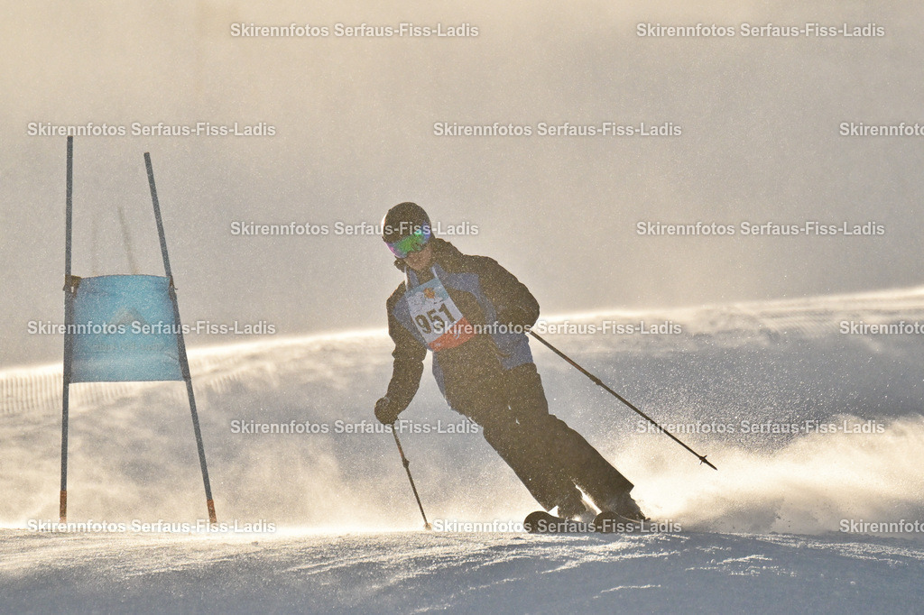SRF_25.12.2025_0389 | Skirennfotos,Serfaus,Fiss,Ladis,Kinderskirennen,Winter,Tirol,Oberland,skirace,SFL,feelfree,weil wir's genießen,ski,Ski,skifahren,Sonnenplateau, - Realisiert mit Pictrs.com