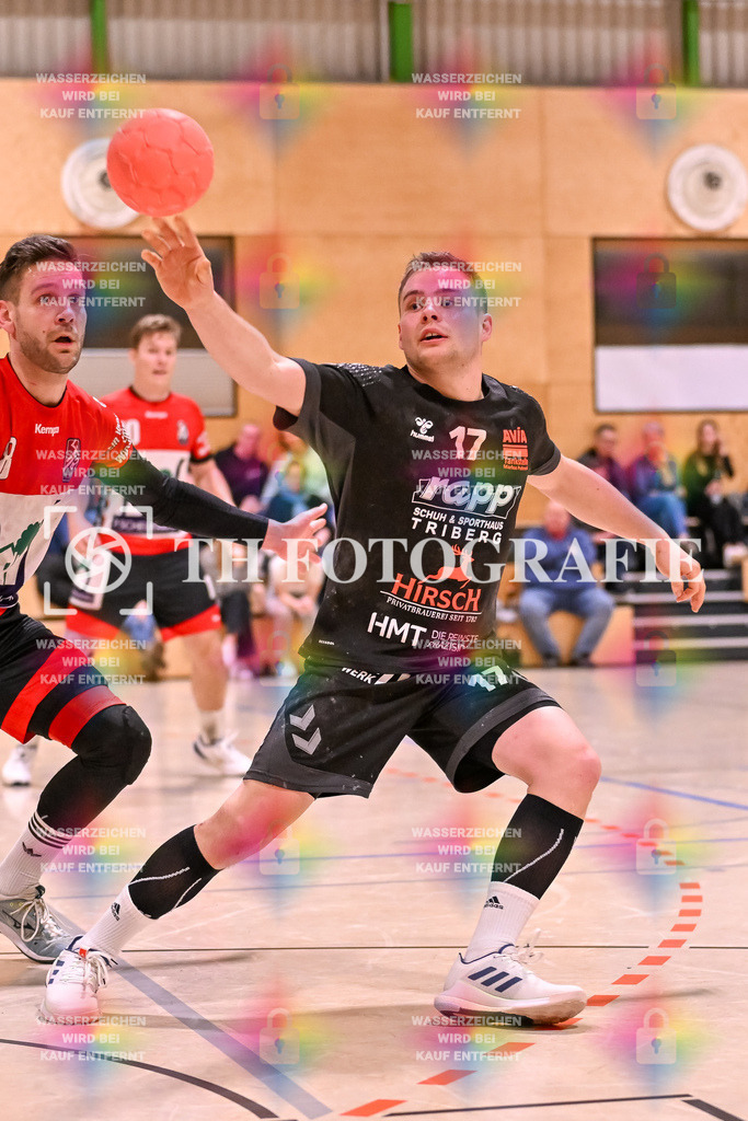 GER, SG Maulburg/Steinen - TV St. Georgen, Handball, Landesliga, 16. Spieltag, Saison 2023/2024, 17.02.2024 | Jonas Huether (TV St. Georgen/Schw., #17) spielt den Ball.

GER, SG Maulburg/Steinen - TV St. Georgen, Handball, Landesliga, 16. Spieltag, Saison 2023/2024, 17.02.2024

Foto: TH Fotografie/Thomas Hess