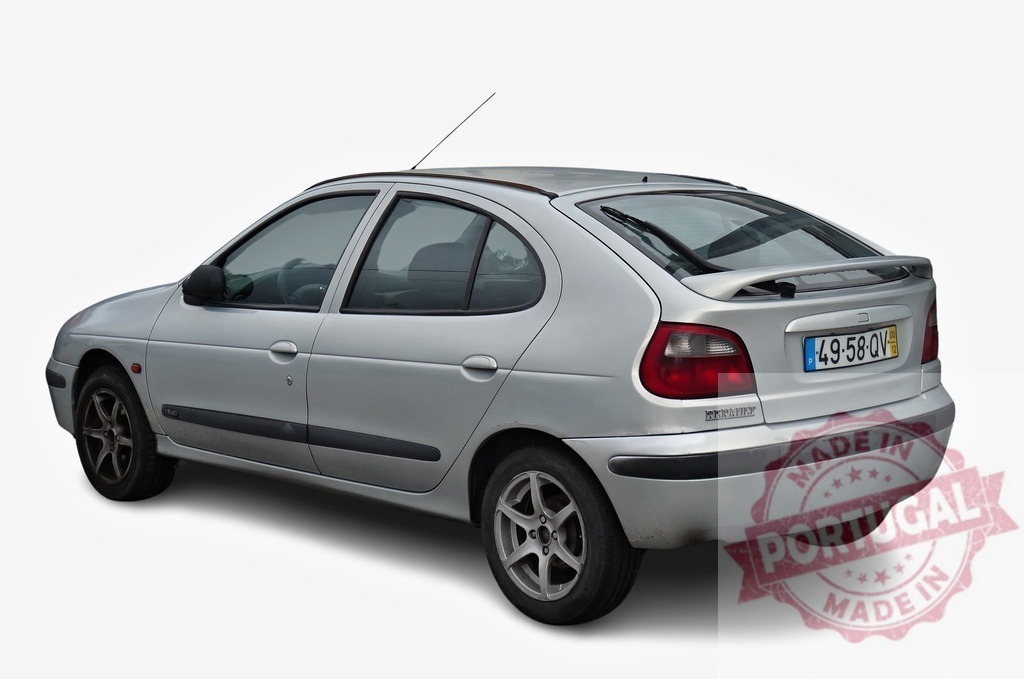 Silver Renault Mégane showing its rear on white background | Studio shot of a silver Renault Mégane showing its rear on white background - Realized with Pictrs.com