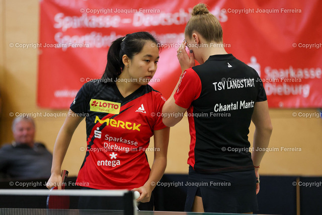 tsvvskol_00356 | despor 2022.10.23 TT Damen 1. Bundesliga TSV Langstadt - SV DJK Kolbermoor  emspor, emonline, oespor,  v.l., Wenna Tu (TSV Langstadt Tischtennis Damen 1.Bundesliga) und Chantal Mantz (TSV Langstadt Tischtennis Damen 1.Bundesliga)
 - Realisiert mit Pictrs.com