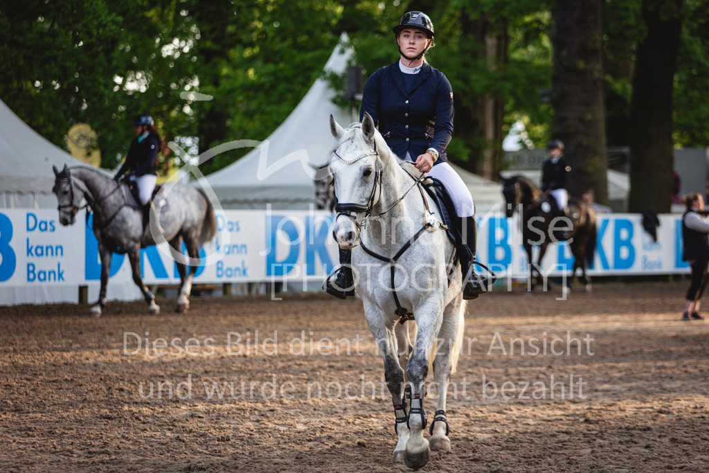 240510_Hamburg_Amateur-Small-368 | Deine schönsten Turniermomente als professionelle Fotos! Entdecke hochwertige Pferdesport-Fotografie im Online-Shop. Jetzt Fotos finden & bestellen!