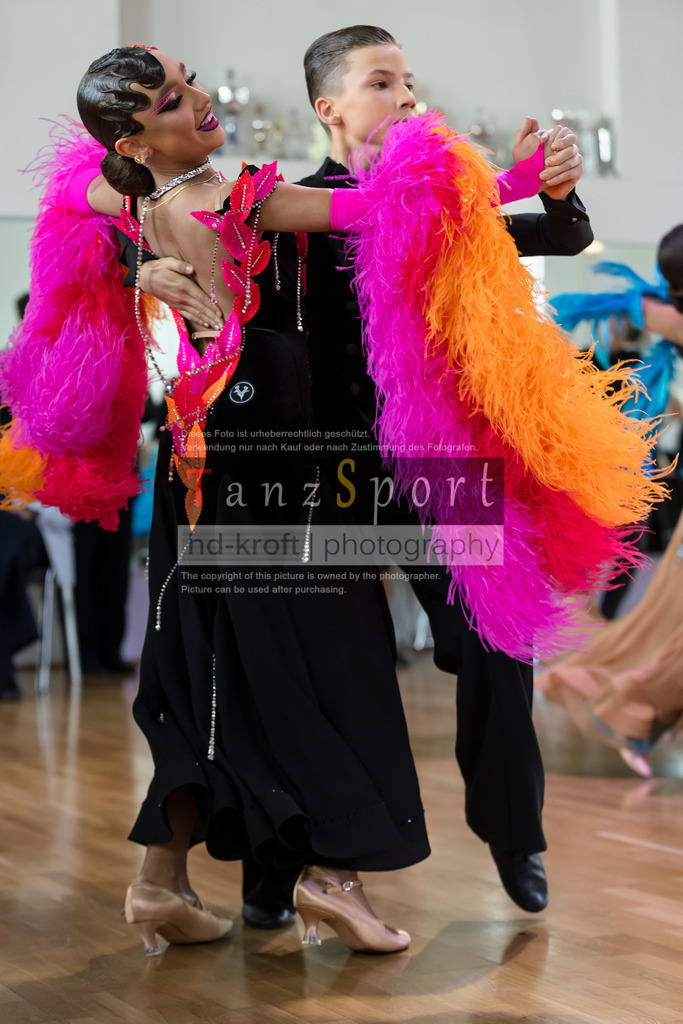 20240615_DM-Jun2-Kombi_08877 | Tanzsportbilder, Standardtanz, Lateintanz, WDSF, DTV, LTVB, dancecomp, goc, hessen tanzt, blaues band der spree, walzer, tango, wiener walzer, slowfox, quickstepp, samba, rumba, cha-cha-cha, paso doble. jive, hd-kroft photography, turniertanzsport