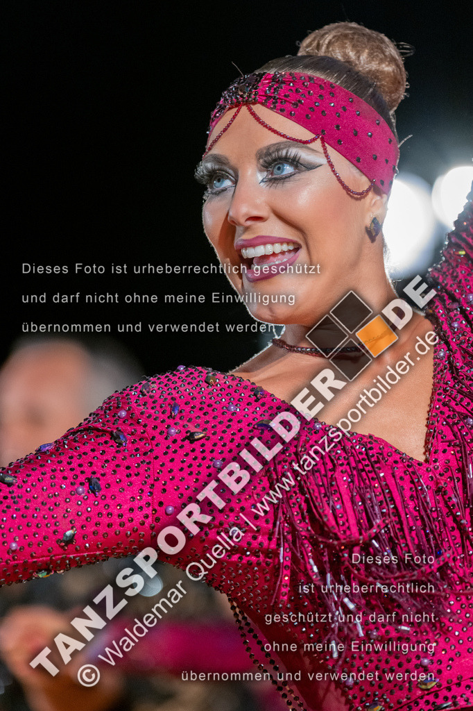 20250503-11418 | Hier finden Sie Tanz Bilder vom Latein und Standard Formationen tanzen. Sportbilder vom Tanzsport. Schöne Fotos und von Weltmeisterschaft, Europameisterschaft, Bundesliga, Regionalliga, Oberliga und Landesliga sowie von GOC Stuttgart, DanceComp, WM Bremen