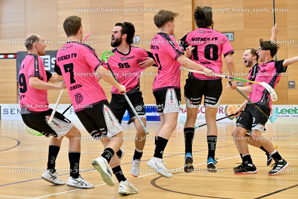 VSV Unihockey vs. Wiener Floorball Verein | Jubel Wiener Floorballverein Mannschaft, #9 ZEHETNER Laurin Wiener Floorballverein, #95 FELSBERGER Niklas Wiener Floorballverein, #29 Jonas-Justus Dopona Wiener Floorballverein, VSV Unihockey vs. Wiener Floorball Verein, VSV Unihockey vs. Wiener Floorball Verein am 18.05.2025 in Villach (Ballspielhalle St. Martin), Austria, (Photo by Bernd Stefan)