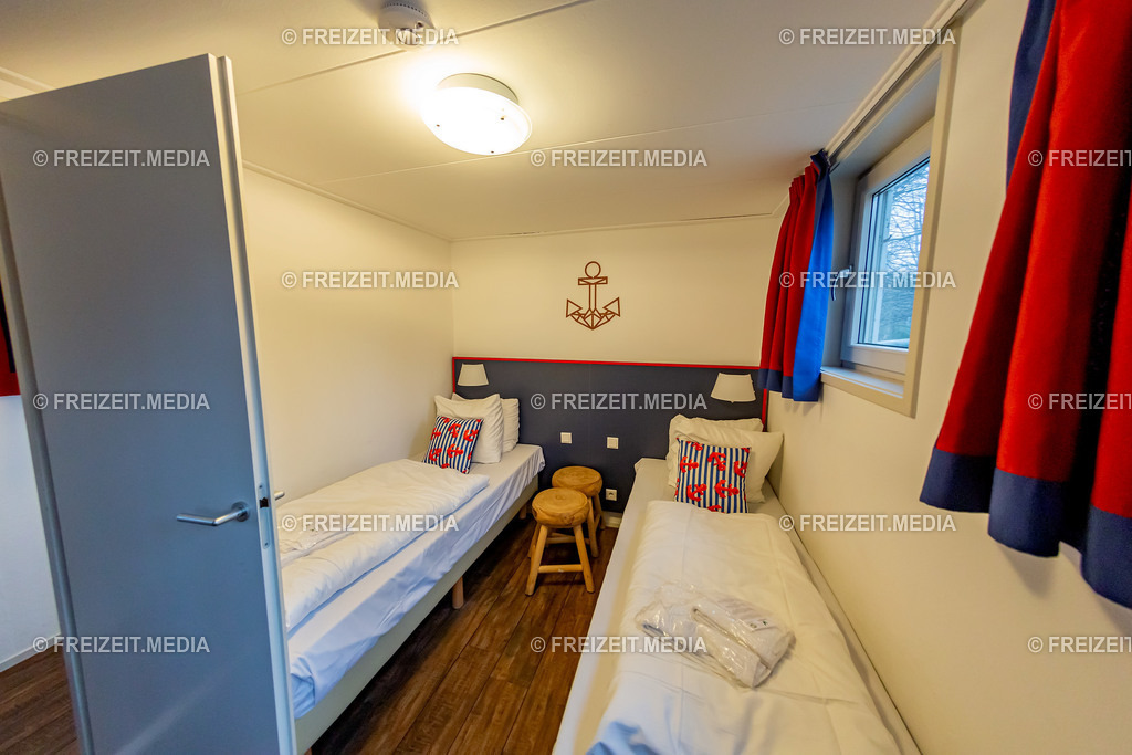 HAUSBOOT IM CENTER PARCS BISPINGER HEIDE | CENTER PARCS BISPINGER HEIDE

VEROEFFENTLICHUNG NUR GEGEN HONORAR

CONTACT:
FREIZEIT.MEDIA
HENDRIK PÖTHER
IM SCHLATT 24
46414 RHEDE

FON: +49 (0)2872 9496637
MAIL: INFO@FREIZEIT-MEDIA.DE
WEB: WWW.FREIZEIT.MEDIA - Realisiert mit Pictrs.com