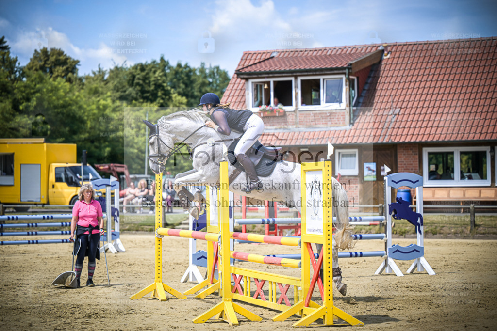 DOS_2249 | Entdecke hochwertige Reitturnierfotos von Foto Oger. Professionell, emotional und authentisch – jetzt Lieblingsmomente im Shop bestellen. - Realisiert mit Pictrs.com