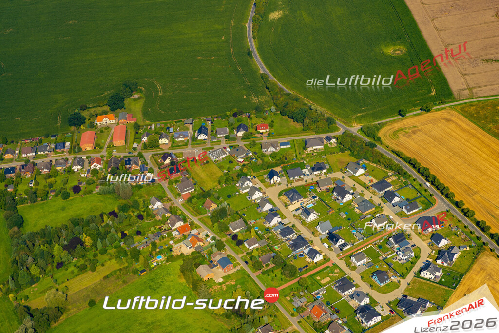 Luftaufnahme Heiligenhagen Satow - Die Luftaufnahme wurde 2025 vom UL-Flugzeug heraus erstellt ( ohne Drohne ) - Hochauflösende Luftaufnahme - für professionelle Ausdrucke geeignet. Die Geschenkidee !Mit Lizenz und Bildrechte bestellbar