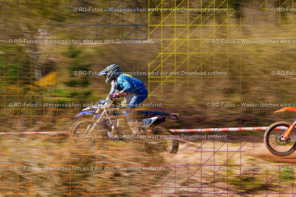 3 Lauf Mernes-415 | Sportfotografie von RO-Fotos: Motorsport, Motocross, Enduro, Laufveranstaltungen und Triathlon. Professionelle Fotos von Sportlern und Events. - Realisiert mit Pictrs.com