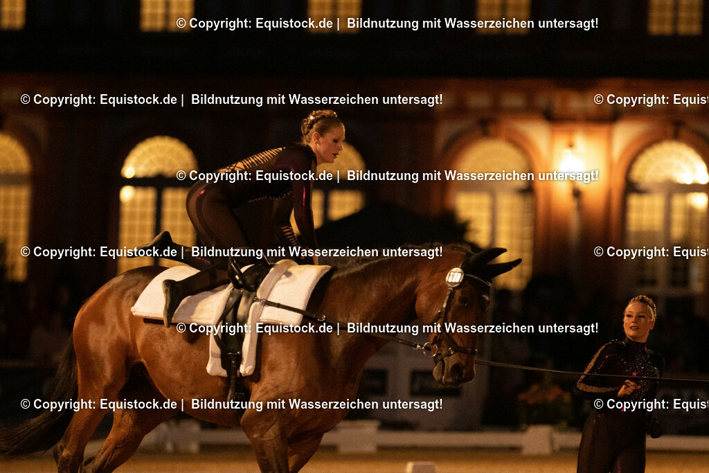 20230527_Voltigieren_NASPA_Flutlicht_0823 | equistock