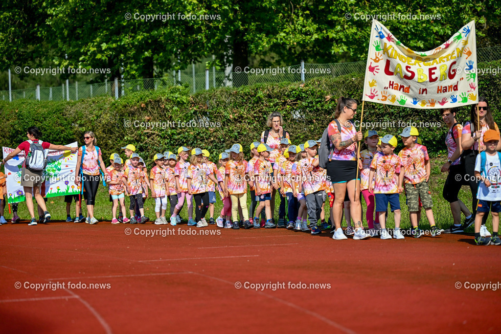 Kindergarten Olympiade 2024_ Stadion Traun_ 07.06.2024-4 | 07.06.2024, Stadion der Stadt Traun, AUT, Kindergarten Olympiade 2024, im Bild Kinder, Hindernis, Fussball, Laufen, Action