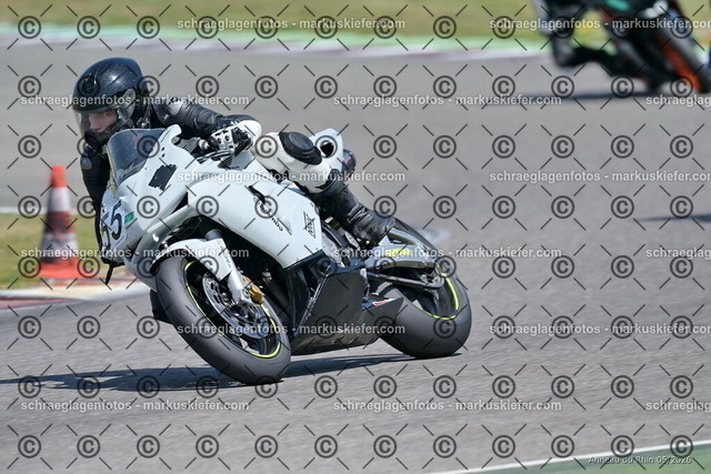 26BT02-1854 | markuskiefer.com - Realisiert mit Pictrs.com
