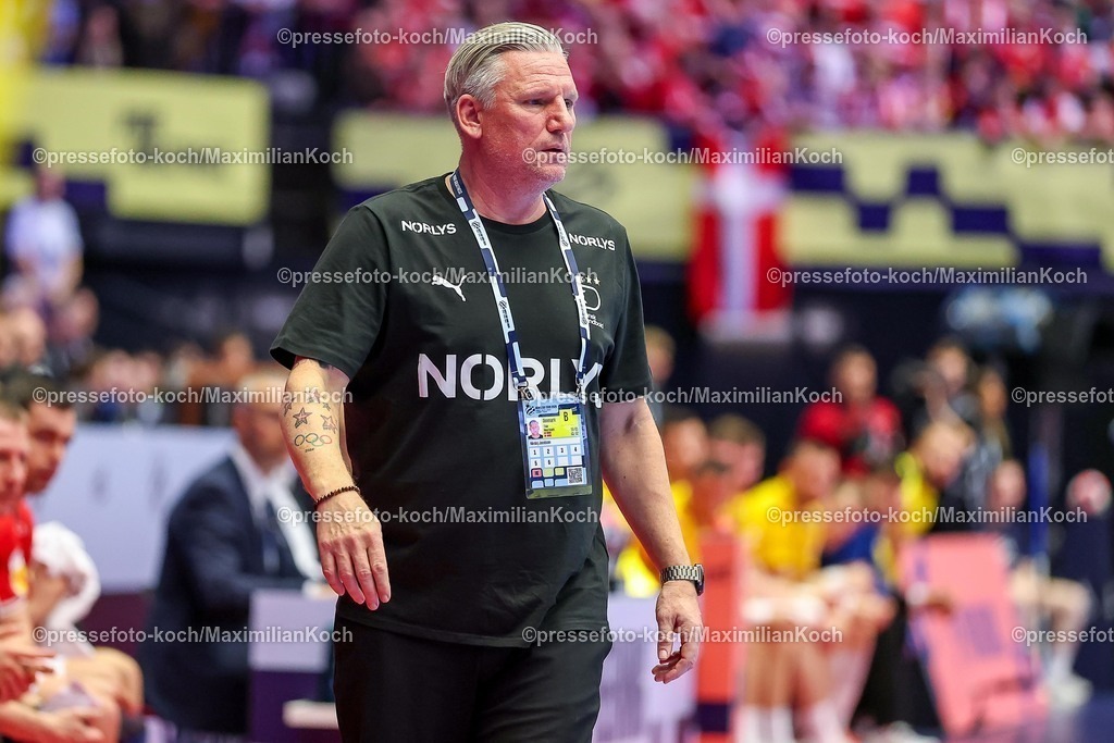 EHF16012602036 | 16.01.2026, Handball, Men's EHF EURO 2026, Dänemark - Nordmazedonien, Jyske Bank Boxen in Herning, Dänemark, Preliminary Round:  Headcoach Nikolaj Jacobsen (Denmark #hc) 