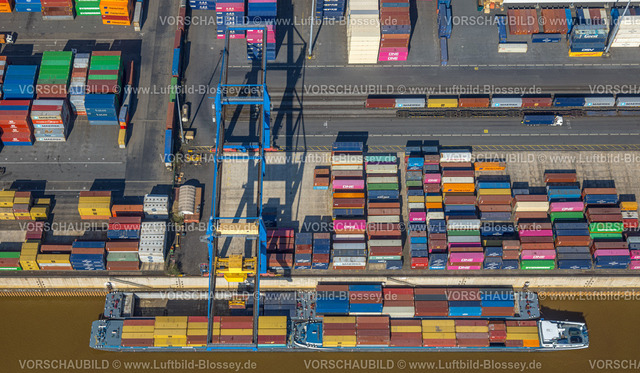 Duisburg250401870LogPort1Rheinhausen | Luftbild, duisport Hafen, logport I Rheinhausen, Containerhafen, Duisburg Hafen D3T Duisburg Trimodal Terminal, Containerterminal und Containerschiff, AutomobilLogistik, Friemersheim, Duisburg, Ruhrgebiet, Nordrhein-Westfalen, Deutschland