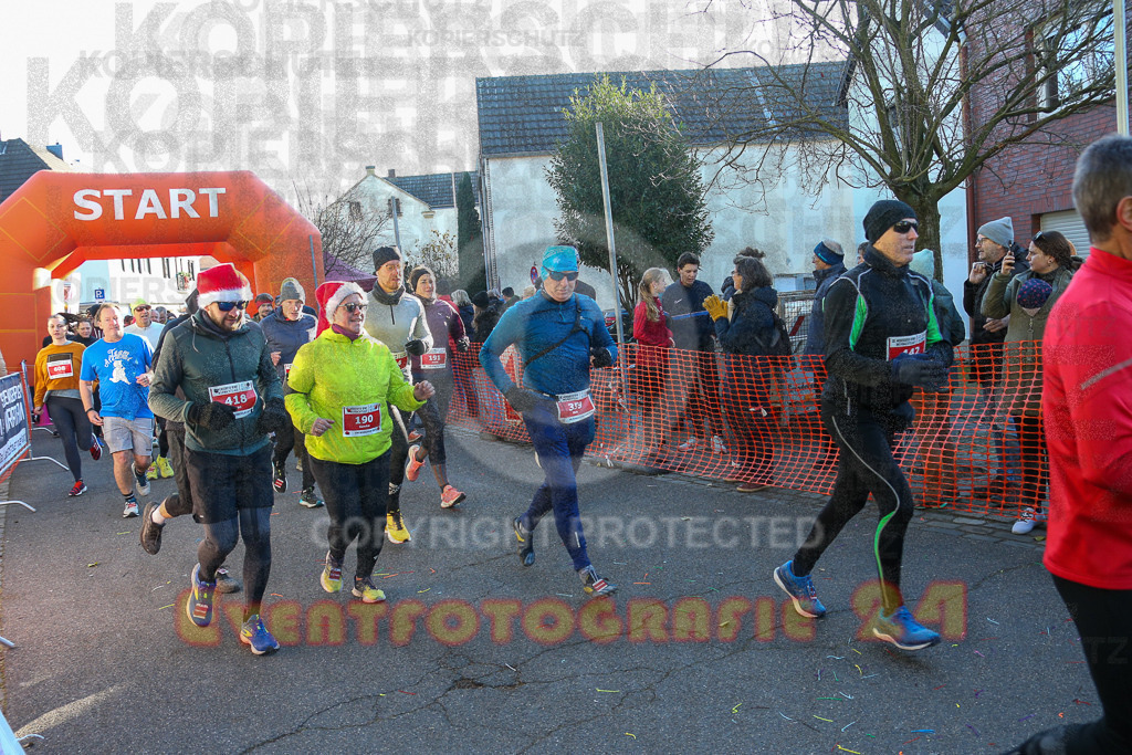 241201_1136_EX1_0493 | Sportfotografie im Rhein-Sieg Kreis, Köln, Bonn, NRW, Rheinland Pfalz, Hessen, etc. Unser Tätigkeitsfeld umfasst den Laufsport vom Volkslauf über den Marathon, Duathlon, Triathon bis zum Ultralauf wie Kölnpfad Ultra oder Schindertrail.