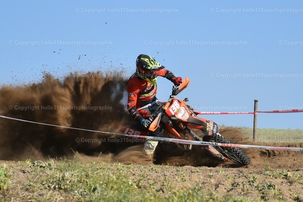 DSC_0470 | Sportfotografie , Motorsport, Motoross, Reitsport, Mointainbike, Enduro,
Landschaft , Outdoor, Eventfotografie, Landschaft, Bilder online bestellen - Realisiert mit Pictrs.com