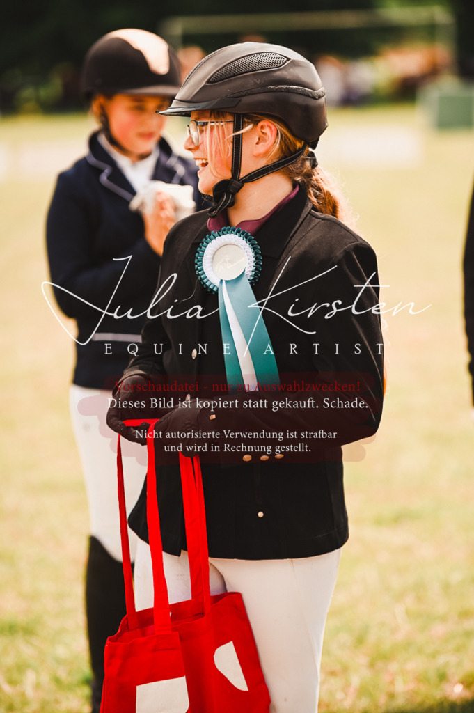 DSC_6408 | Pferde- und Turnierfotografie in Westsachsen. Pferdeportraits, Auftragszeichnungen und intuitive Kunst.