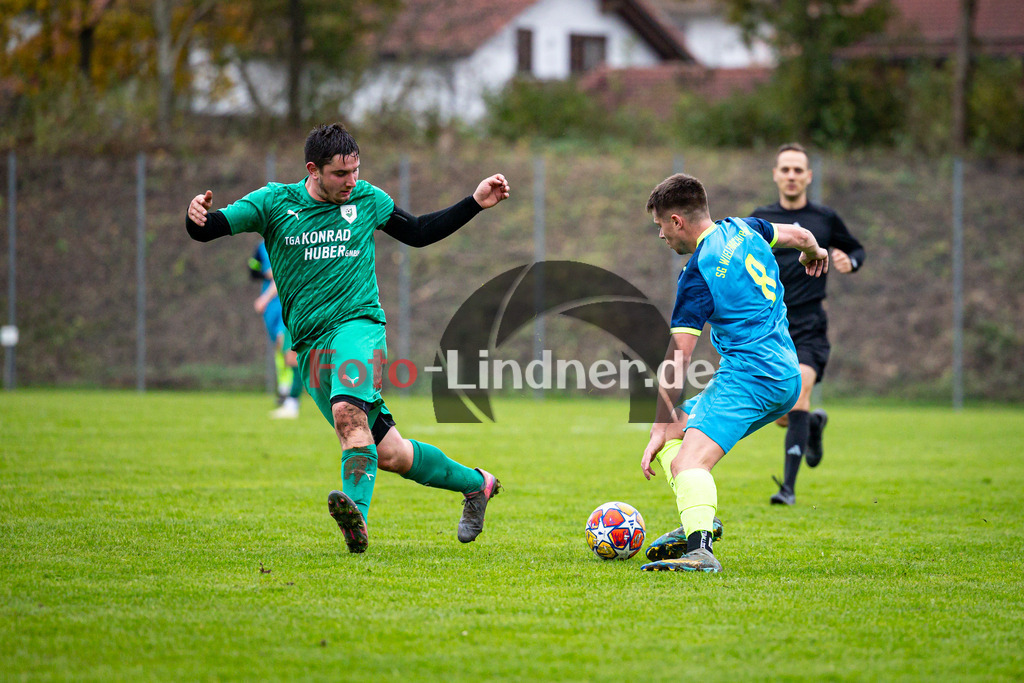 SG Wielenbach/Pähl gegen SV Haunshofen | Fußball Kreisklasse Herren Oberbayern Zugspitze Gruppe 3, SG Wielenbach/Pähl gegen SV Haunshofen, 20241103,Lino MISSEL (SG Wielenbach/Pähl 9) am Ball,2024-11-03 in Pähl (Sportplatz Pähl), Florian GUMBRECHT (SG Wielenbach/Pähl 8), Stefan STEIGENBERGER (SV Haunshofen 13)Copyright: WolfgangxLindner www.foto-lindner.de