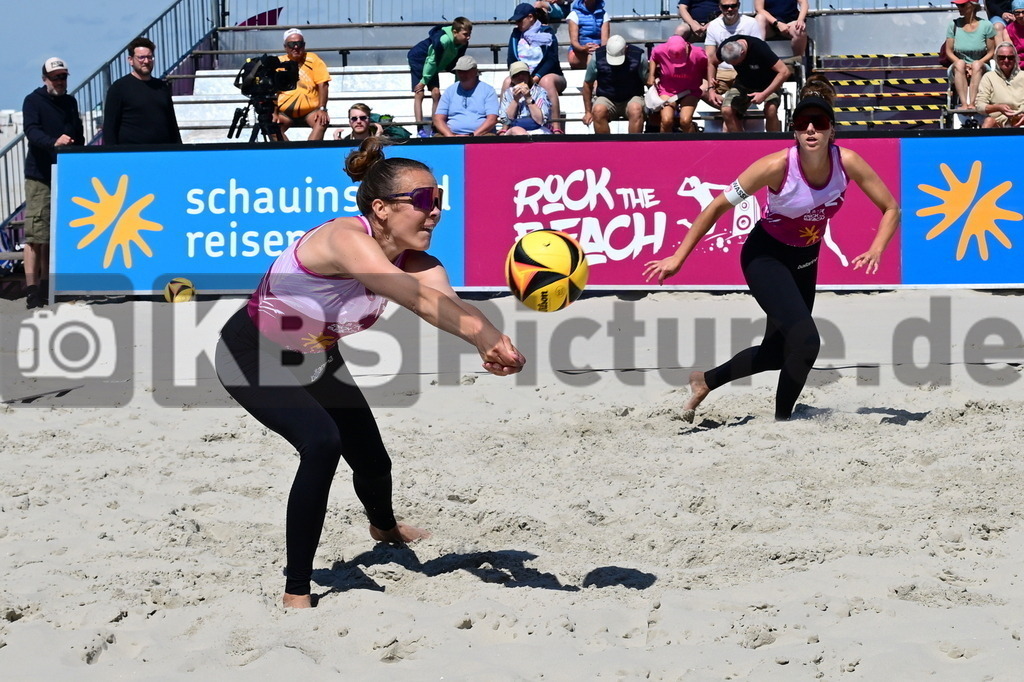 KBS Picture_Rock-The-Beach_Beachvollyball_020 | v.l. Aulenbrock Christine (VfL Osnabrueck) , Kotzan Lisa-Sophie (SVE Cottbus) ,Rock the Beach - die Nationale Beach-Vollyball Serie mit Festival-Charakter auf der Sandbank Strand in Ording vom 04.07. - 06.07.2025 , Qualifikation zur Deutschen Meisterschaft , - Realisiert mit Pictrs.com