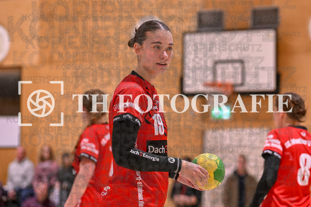 GER, SG Maulburg/Steinen - SG Muggensturm/Kuppenheim, Handball, Suedbadenliga, 17. Spieltag, Saison 2023/2024, 09.03.2024 | Elisa Geiss (SG Maulburg/Steinen, #19)

GER, SG Maulburg/Steinen - SG Muggensturm/Kuppenheim, Handball, Suedbadenliga, 17. Spieltag, Saison 2023/2024, 09.03.2024

Foto: TH Fotografie/Thomas Hess
