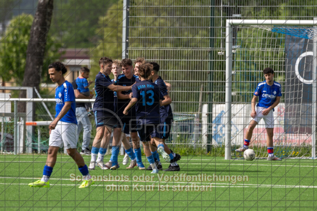 20250503_161309_0857 | #, 1.FC Eislingen (hellblau) vs. SGM TSG Zell-Hattenhofen-Holzmaden (dunkelblau), Jugend-Fussball, C-Junioren Landesstaffel Mitte, 18. Spieltag, Saison 20242025, Kunstrasenplatz, Haldenstraße 45, 73054 Eislingen, 03.05.2025 - 1500 Uhr,Foto: PhotoPeet-Sportfotografie/Peter Harich