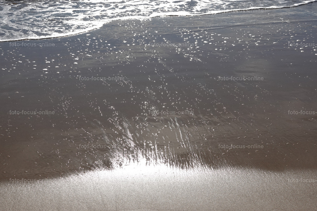 sun reflections 2 | Beach, waves, rellections and clouds Atlantic