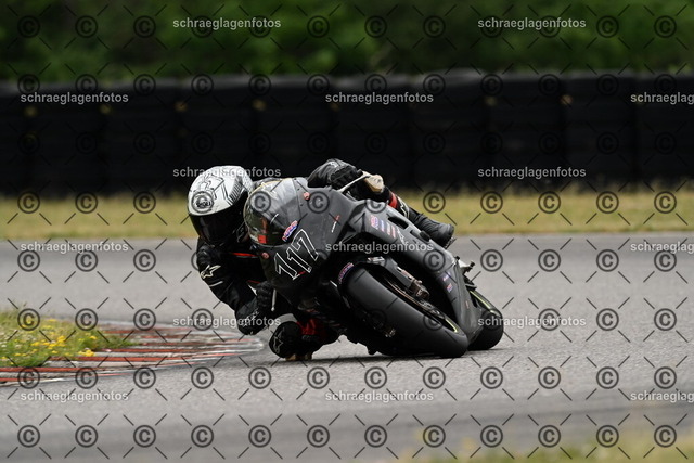 25bt02-1553 | markuskiefer.com - Realisiert mit Pictrs.com