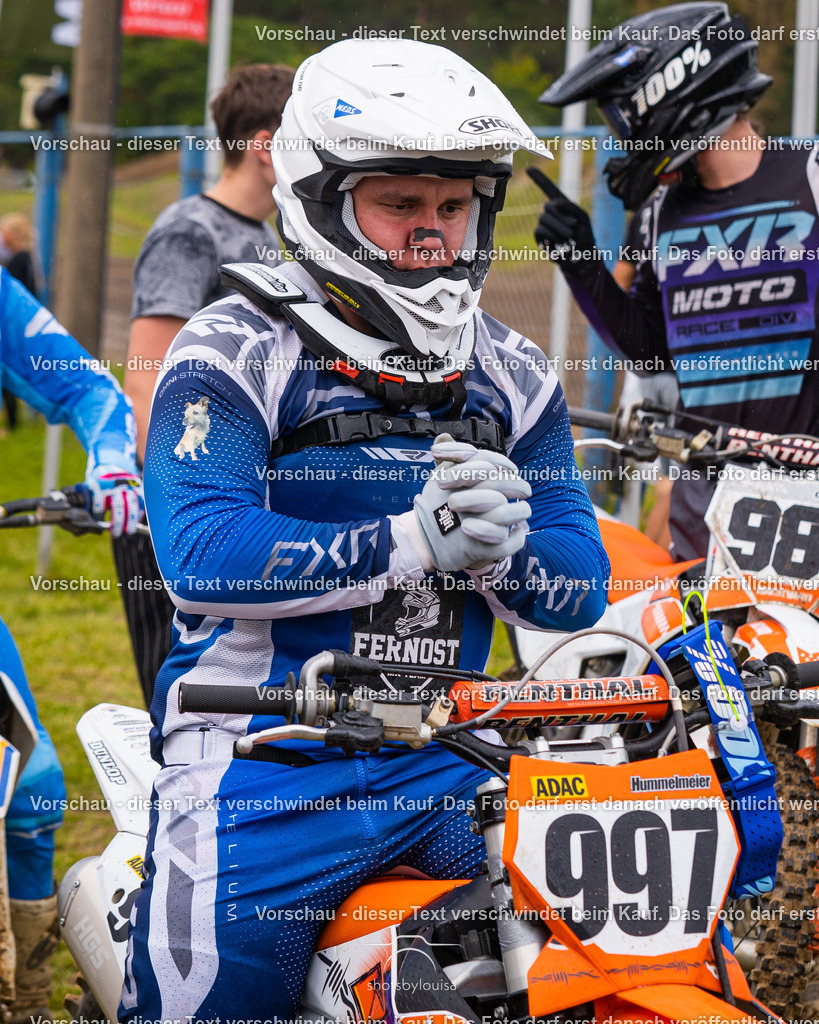 09_21_LM_Schenkenhorst-2106 | Sportfotografin aus Berlin-Brandenburg mit Fokus auf Motocross. Ich halte deine sportliche Leistung und echte Emotionen auf und neben der Strecke professionell fest. Entdecke die Fotos von deinem Rennen und bestelle sie direkt hier im Shop.