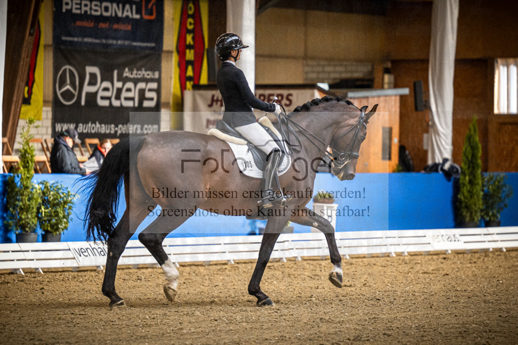 DOS_0254 | Entdecke hochwertige Reitturnierfotos von Foto Oger. Professionell, emotional und authentisch – jetzt Lieblingsmomente im Shop bestellen.Deutschlandweite Turnierfotografie. - Realisiert mit Pictrs.com