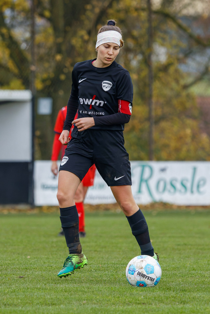 HOHFCH_251109_6748 | 1.FC Heidenheim 1846 II vs. GAST, Fußball, Frauen, Bezirksliga, 2025/2026, X. Spieltag, 03.10.2025 in Heidenheim, Kunstrasen b. Voith-Arena West(Foto: Michael Bulling) - Realisiert mit Pictrs.com