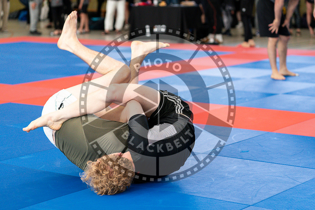 20250510PBB2547 | Athletes compete during the JJLG Berlin Open Jiu-Jitsu Championship on May 10, 2025 in Berlin, Germany. © Chiara Dazi / photoblackbelt