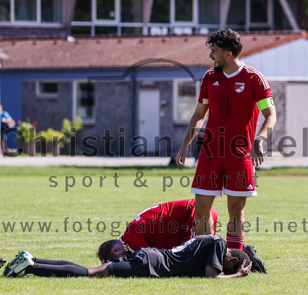 2023-09-02_034_SG_Markt_Schwaben_II_gegen_SV_Internationale_Taufkirchen_II | Markt Schwaben, Deutschland, 02.09.2023:
Fußball, C-Klasse 2023 / 2024, 3. Spieltag, (SG) Markt Schwaben II gegen SV Internationale Taufkirchen II, Endergebnis: 6:2

Dardan Beqiraj (SG Markt Schwaben, #17), Cheick Fofana (SV Internationale Taufkirchen, #8)

Foto: Christian Riedel / fotografie-riedel.net
