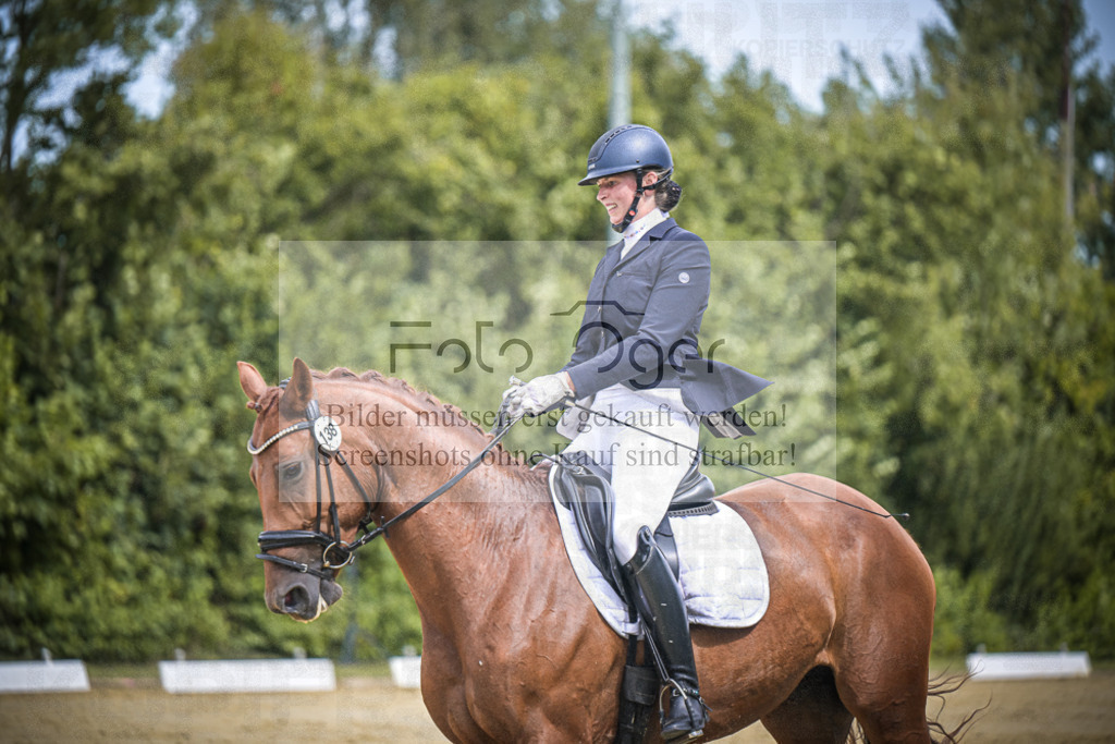 DOS_0890 | Entdecke hochwertige Reitturnierfotos von Foto Oger. Professionell, emotional und authentisch – jetzt Lieblingsmomente im Shop bestellen.Deutschlandweite Turnierfotografie. - Realisiert mit Pictrs.com