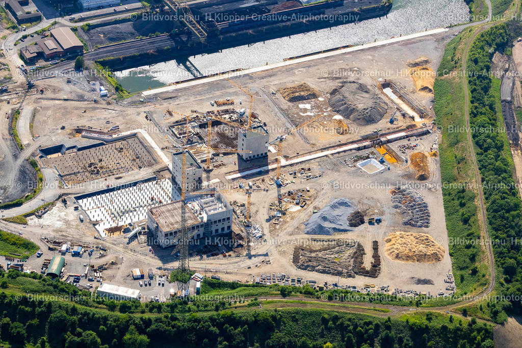 Luftbild Duisburg-4639 | Baustelle zum Neubau "der ersten Direktreduktions-Anlage von thyssenkrupp Steel" an der Ackerstraße im Ortsteil Fahrn in Duisburg - Realisiert mit Pictrs.com