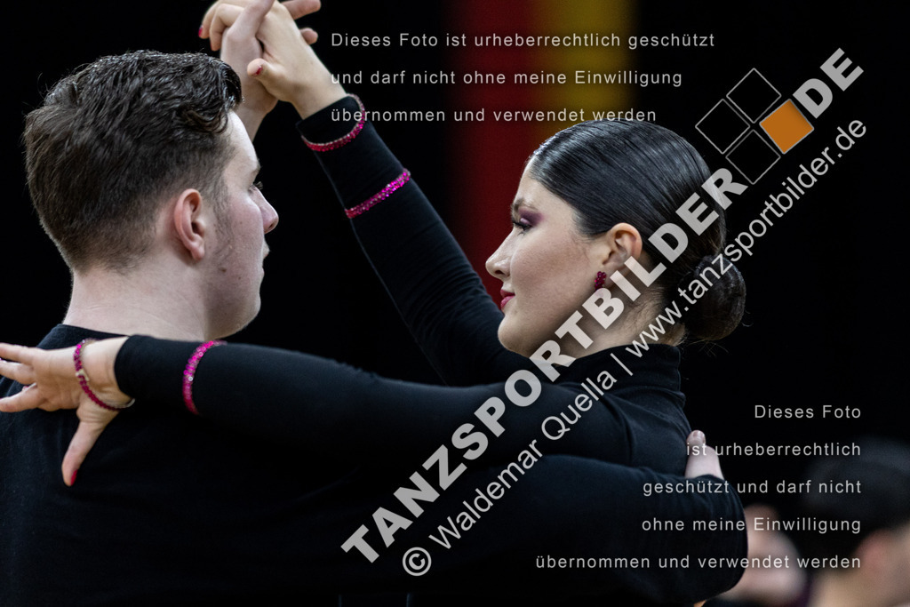 20240310-01215 | Hier finden Sie Tanz Bilder vom Latein und Standard Formationen tanzen. Sportbilder vom Tanzsport. Schöne Fotos und von Weltmeisterschaft, Europameisterschaft, Bundesliga, Regionalliga, Oberliga und Landesliga sowie von GOC Stuttgart, DanceComp, WM Bremen