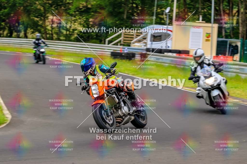 VBK-7496 | Hier findet Ihr Bilder von Touristenfahrten auf der Nürburgring Nordschleife oder von anderen Veranstaltungen die ich besucht habe. Viel Spass beim Durch Schauen 